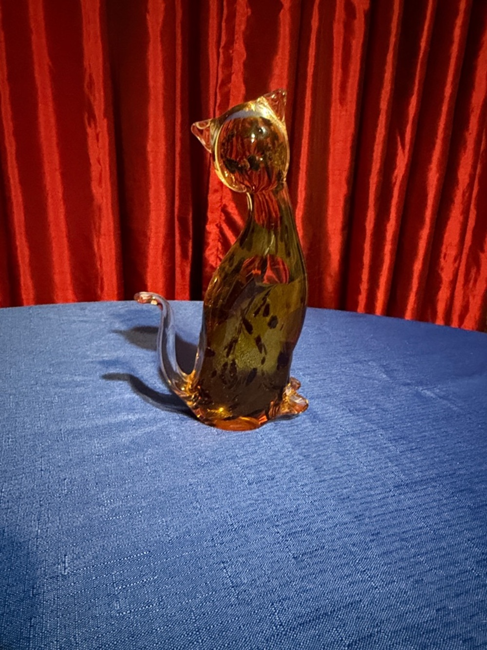 VINTAGE Fifth Ave Crystal Blown Glass Cat Figurine